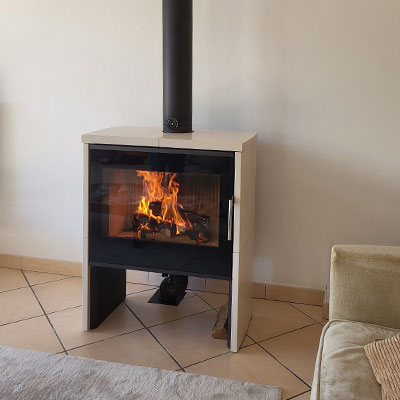 Installation d'un poêle à bois Riano N
