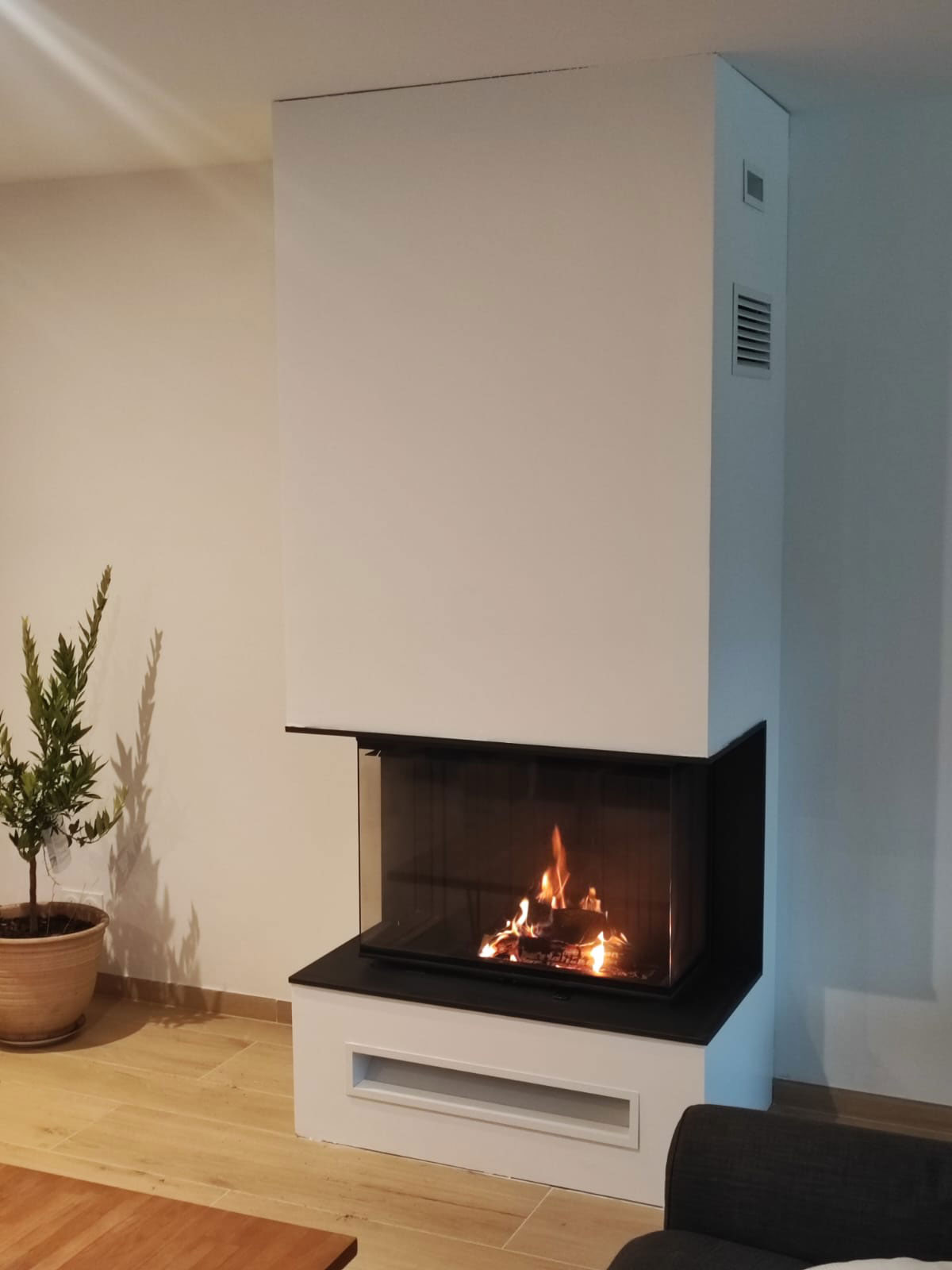 Installation d'un foyer à bois  IMPRESSION L2GL  83.60.34.21