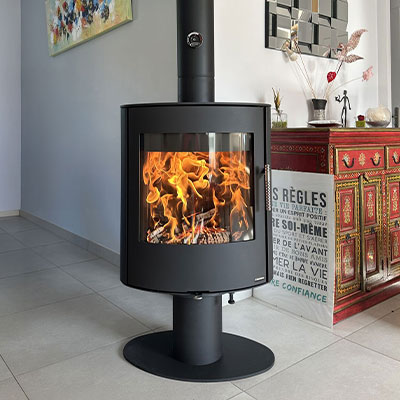 Installation d'un poêle à bois  rotatif Ovalis T