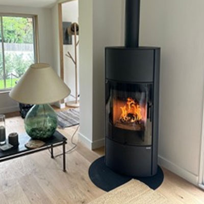 Chaleur maîtrisée avec le poêle rotatif OVALIS G Accum