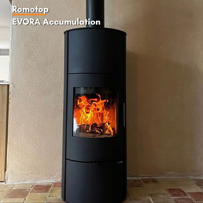 Installation d'un poêle à bois pivotant EVORA accumulation