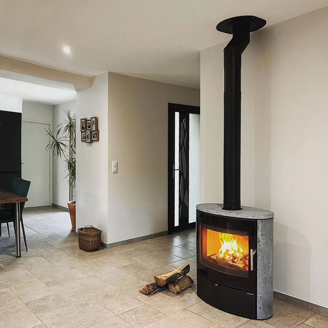 Installation d'un poêle à bois Navia G
