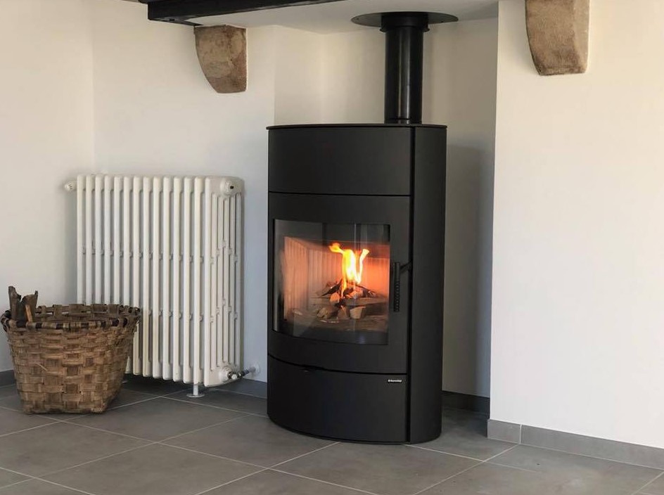 Burgos: Un nouveau poêle à bois en buches de 50cm