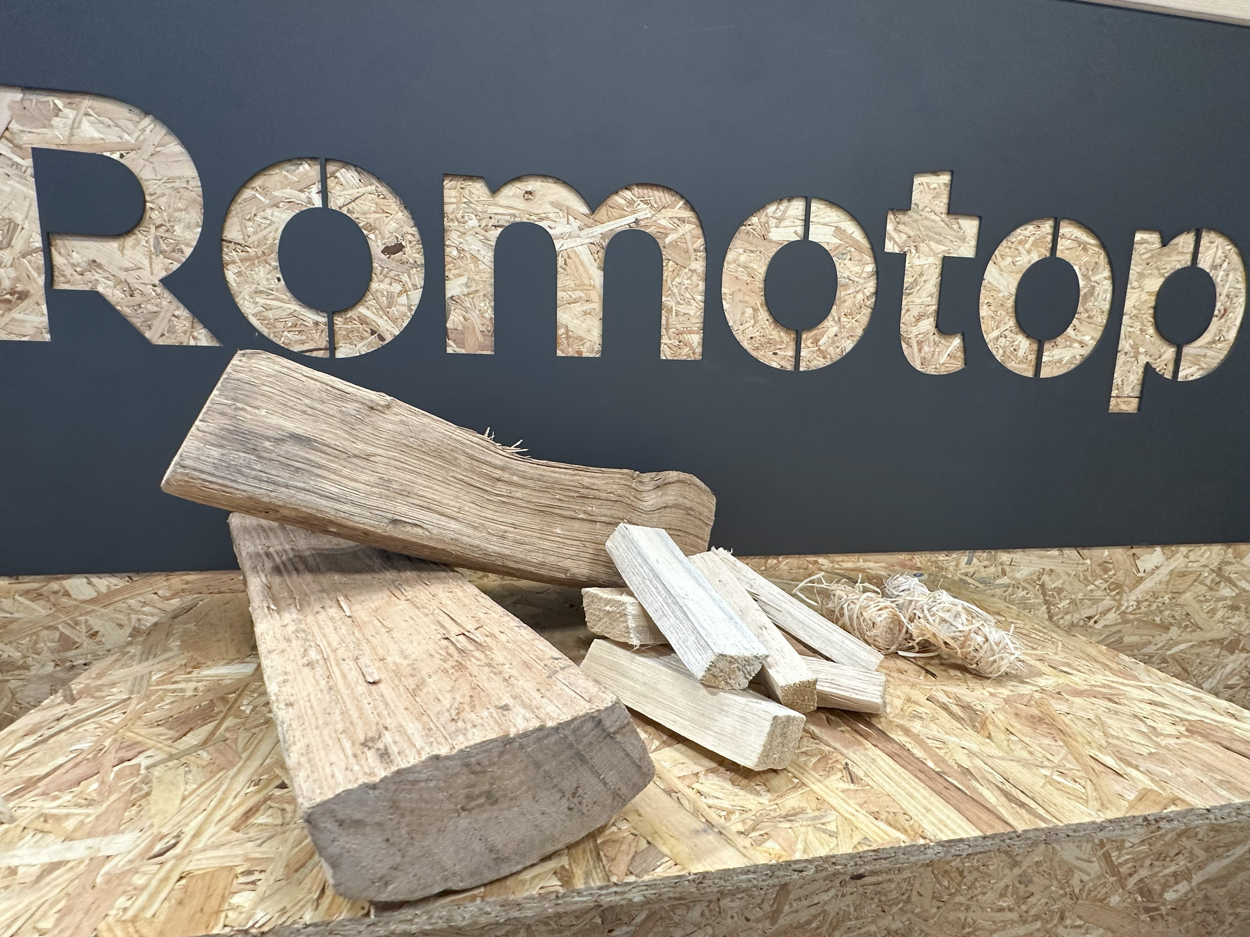 ROMOTOP, fabricant européen de poêles à bois et foyers, pionnier avec le modèle hybride ROTARY