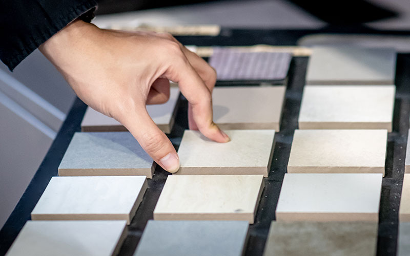 ROMOTOP vous propose un large choix de couleurs de céramique, avec 16 coloris disponibles sur presque la totalité de nos poêles.
